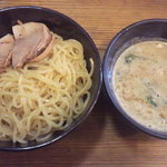 つけ麺 上方屋 五郎ヱ門 - つけ麺300g 900円モモチャーシュートッピング100円
