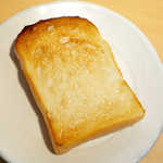 Buranje Asanoya - この食パンは本当にすごい！ 人生史上最高のもちもち感、餅パンと名付けたい
