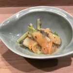 うを徳 - 桑名産青柳 秋田蓴菜 九条葱のヌタ フランスの粒マスタードを合わせて