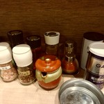 麺処笠懸 Ichi - 【2018.1.14(日)】テーブルにある調味料