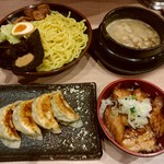 麺処笠懸 Ichi - 【2018.1.14(日)】2代目の逆襲(並盛・210g)766円＋ミニチャーシュー丼356円＋よいちギョーザ(5個)378円