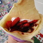 クレープハウス ピーナッツ - 生カスタードイチゴチョコ！