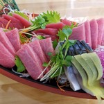みなと市場 小松鮪専門店 - 「絶品まぐろ刺身大トロ・滅茶旨しめ鯖」
