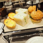 カフェ＆ダイニング ゼルコヴァ - 