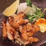 飲んべぇ食堂 らくだ屋 - 鶏ささみ燻製焼き