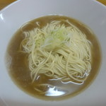 中華そば屋 伊藤 - 2015年夏頃　メニュー②「そば」税込み550円。ちなみに卓上調味料は、S＆Bのブラックペッパー（グラインド）・一味唐辛子のみ