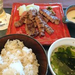 Igurupointo Gorufukurabu Resutoran - 牛タン炭火焼き定食