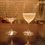 ヴィネリア・リンコントロ - そのまま注いだものと飲み比べをさせてくれた