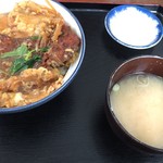 かつ丼　750円
