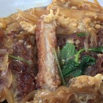 かつ丼　カツの断面