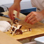 和久 - 松茸の調理風景(2017.11月中旬)