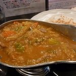 カルダモン． - 牛肉とトマト入りベジタブルカレー