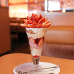 デニーズ - 料理写真:苺苺苺苺苺苺苺苺苺苺苺! のザ・サンデー☆