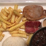 Planeta Grill - zoom ブラジルと言うと豆と肉のイメージ(o^^o)