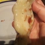 ダバ インディア - クルチャの中には熱々チーズ～❤