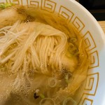 中村麺三郎商店 - 賛否の分かれるにゅうめんみたいな自家製麺は切り刃２２番とのこと。1.36mmですね。今日もシルキーな舌触り。