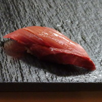 鮨おかだ - ◆鰤・・３週間寝かせた品。鰤とは思えない旨みがあり美味しい。