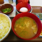 すき家 - とん汁・納豆定食登場