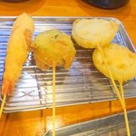 花山 - 串揚げ(海老、山いもシソ巻き、れんこん)