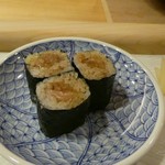 鮨 大門 - 炙りキンキ細巻き