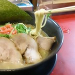 特製ラーメン 大中 本店 - ラーメンの麺