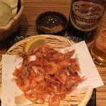Yamauchi Noujou - 瓶ビールと川海老の唐揚げ。