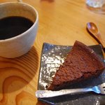 梵恩舎 - チョコケーキとコーヒー