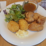 洋食カフェ フライパン - 鶏から＆鮭クリームコロッケ