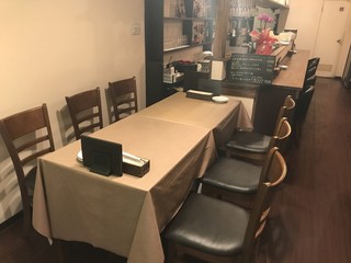 Bisutoro Rampu - 3~ 8名様までのテーブル席。飲み会や誕生日会、歓送迎会など是非当店をご利用ください