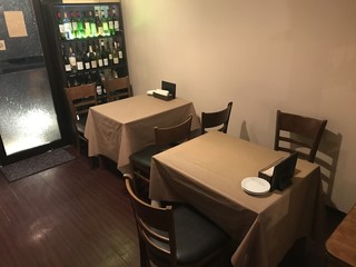 Bisutoro Rampu - 2~4名様までのテーブル席は広めの作りなのでごゆっくりとお食事をお楽しみいただけます