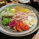 Umihe - 魚活鮮とあぶり焼 海へ アスティ店
                        超特大 豪快ラーメンサラダ