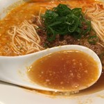 創作麺工房 鳴龍 - 牡蠣などのお出汁濃厚なスープ