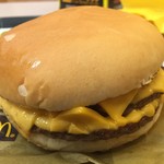 マクドナルド - 2018年1月。トリプルチーズバーガー（トリチ）390円。