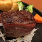 ステーキのどん - お肉アップ