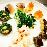 時分時 - お任せ５種⭐︎
      タコの酒盗
      フォアグラ椎茸
      生麩
      サーモンいくら
      くりと生ハム
      …かな？