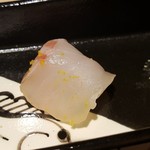 馳走 啐啄一十  - ⑩石鯛(大分県姫島産、20日熟成)
      10日の時点で白味噌に漬け込みして再熟成