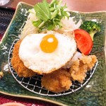 大戸屋 ごはん処 - サラダ、目玉焼き、かぼちゃコロッケ、唐揚げ3個