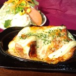 ビローサーフ 甘者屋 - チキンチーズ　オーブン焼き（サラダ付き）980円