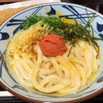 丸亀製麺 - 明太釜玉うどん 並410円。ちくわ天 110円。