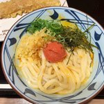 丸亀製麺 - 明太釜玉うどん 並410円。ちくわ天 110円。