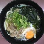 Nishiguchiudon - 肉、卵、ワカメ、これでワンコイン