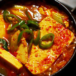 Kimchi jjigae set meal