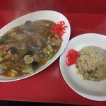 らーめん香月 - あんかけ麺（醤油）８５０円＋ミニチャーハン