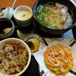 宗像山賊鍋 - うどん定食－かしわ飯・かき揚