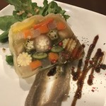 ビストロ ローブン - 10種類の野菜のテリーヌ。
      プラス300円。
      美味し。