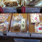 フレッシュベーカリー 焼きたてパン工房 - 