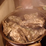 かき小屋 祐天寺 - お通しの『蒸し牡蠣』、これだけでも大満足★