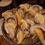 かき小屋 祐天寺 - 生牡蠣は日によって産地が違います