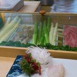 たる善 本店 - ロース肉の串焼き等のネタ