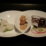 kazefukeba - 刺身はタコとスミイカとサザエ、この他に熟成アジ
